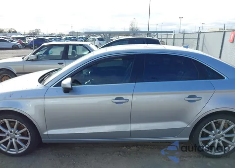 2015 Audi A3 1.8T Premium z USA, uszkodzony, nr VIN WAUCCGFF3F1027749